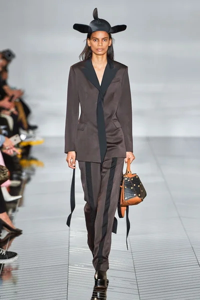 Look 23